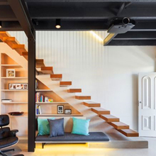Floating staircase with wood tread