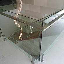 Safety Mirror Polished Spigot Tempered Glass Railing 