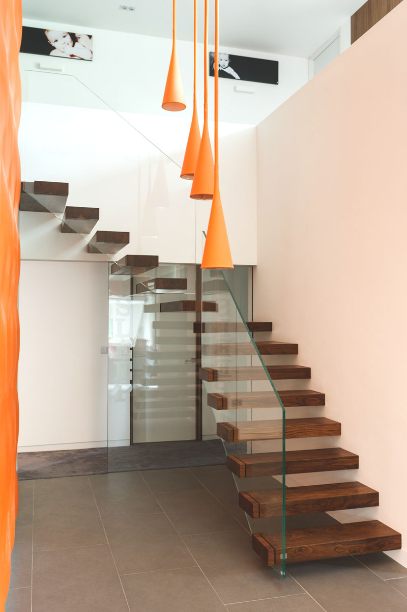 J- Stainless Steel Walnut Wood Steps Floating Staircase With Balustrade 